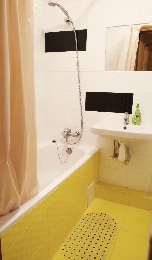 Very Nice Apartment In L'Viv Lviv Bagian luar foto